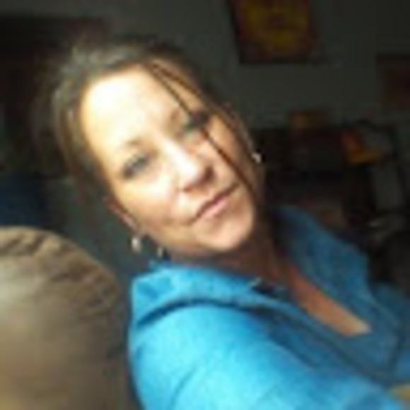 Meet your Posher, Tiffany - Picture 1 of 1